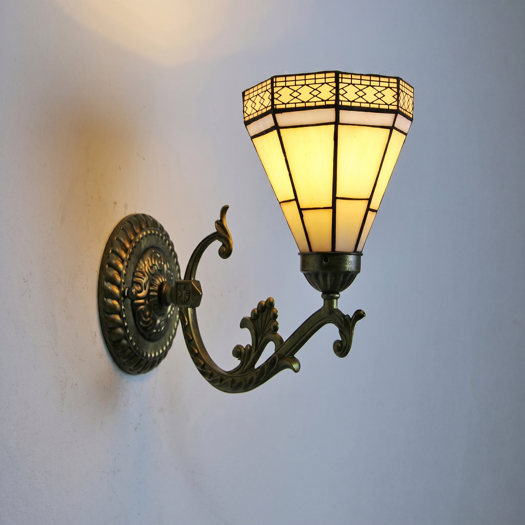 Tiffany Style Glass Wall Light view 1