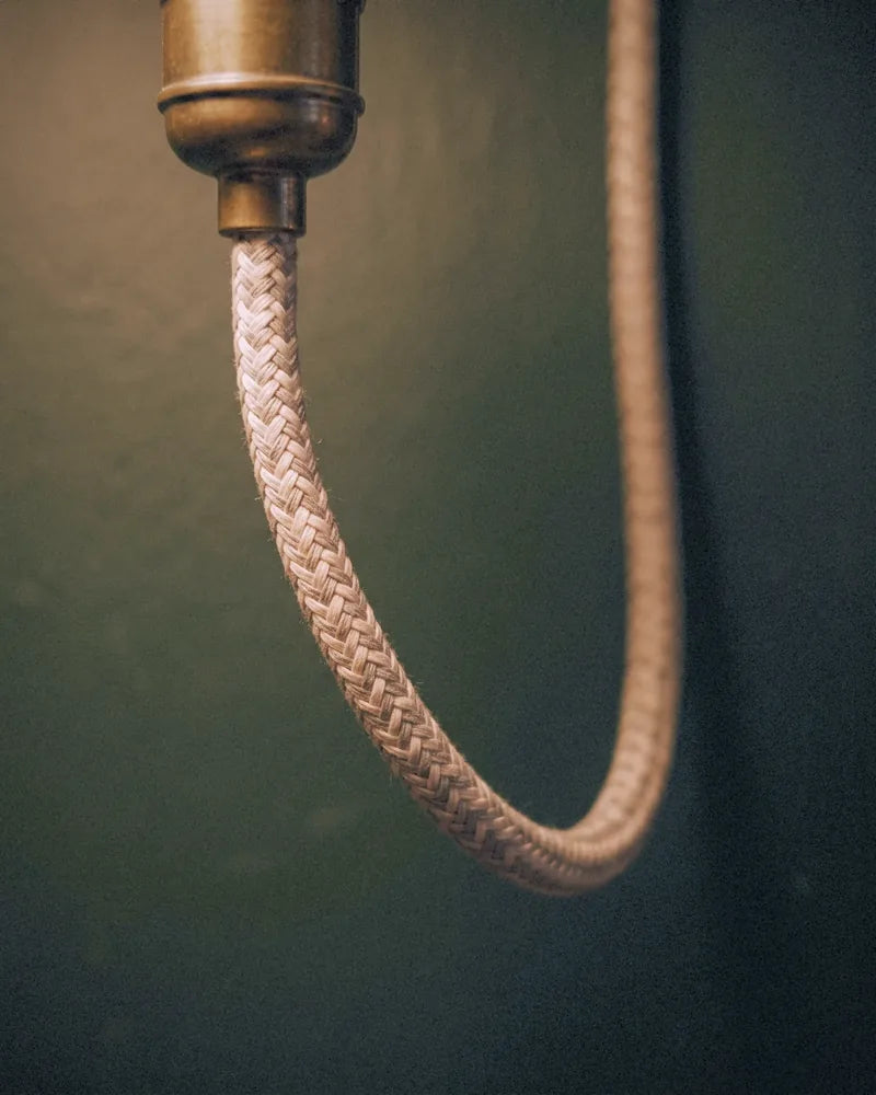 Macro, braided cotton lamp cable